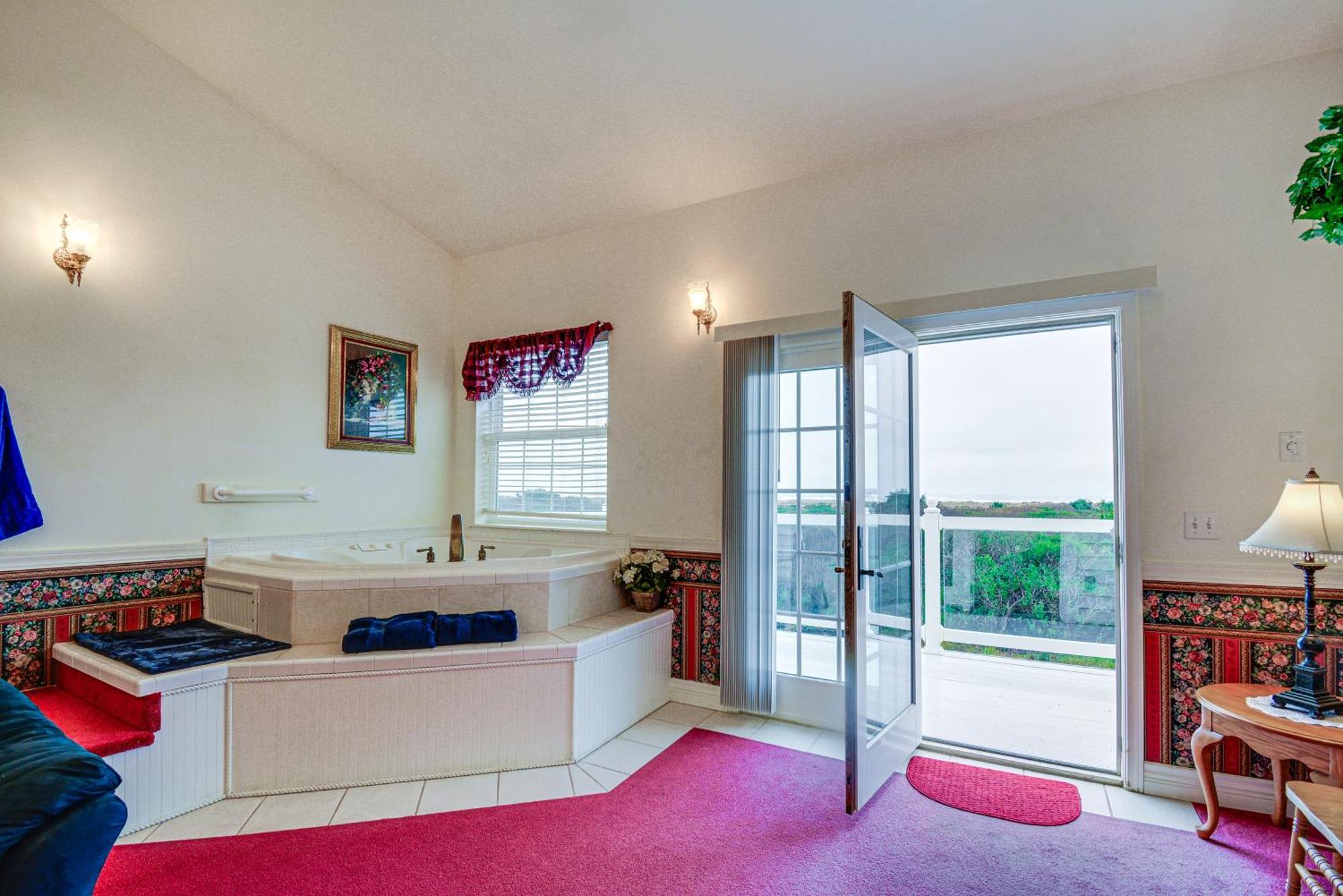 Ocean Shores Condo Rental With View - Walk To Beach! Экстерьер фото